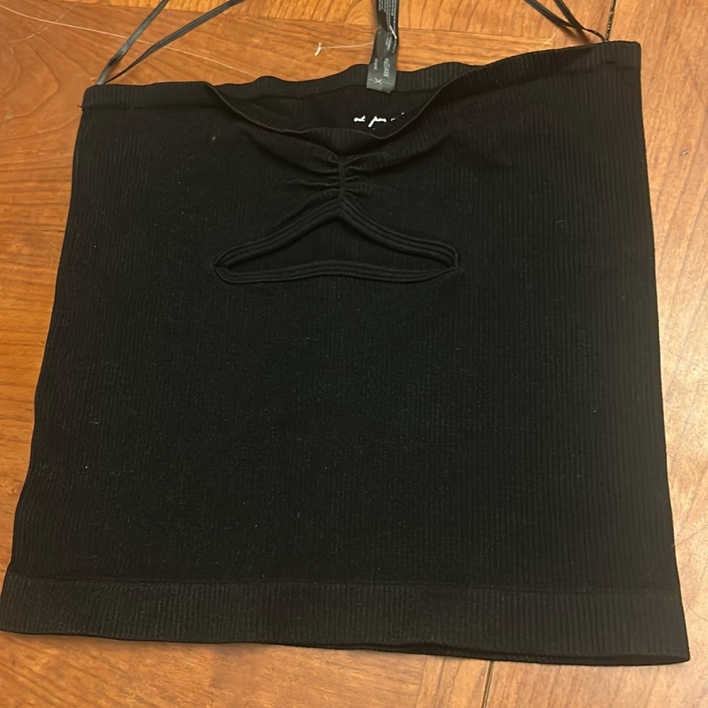 UO cropped knit tube top with cutout sz XL